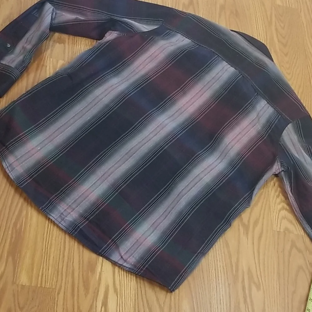 INC snap down dress shirt‎ lg